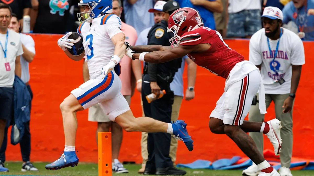florida coach blames players for offensive struggles