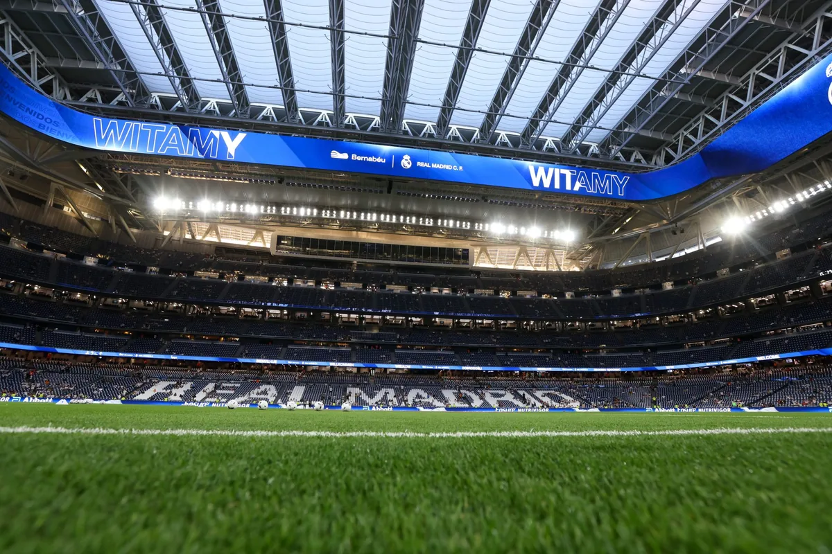 Real Madrid to install crest on Bernabeu facade