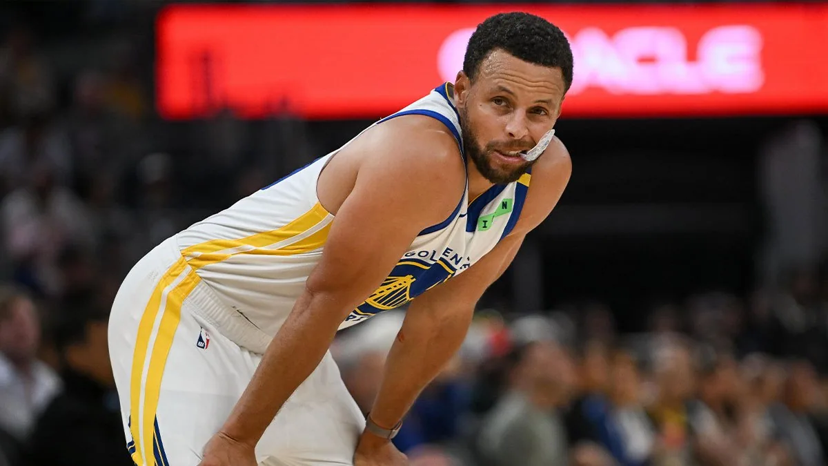 Curry questions Warriors' roster decisions