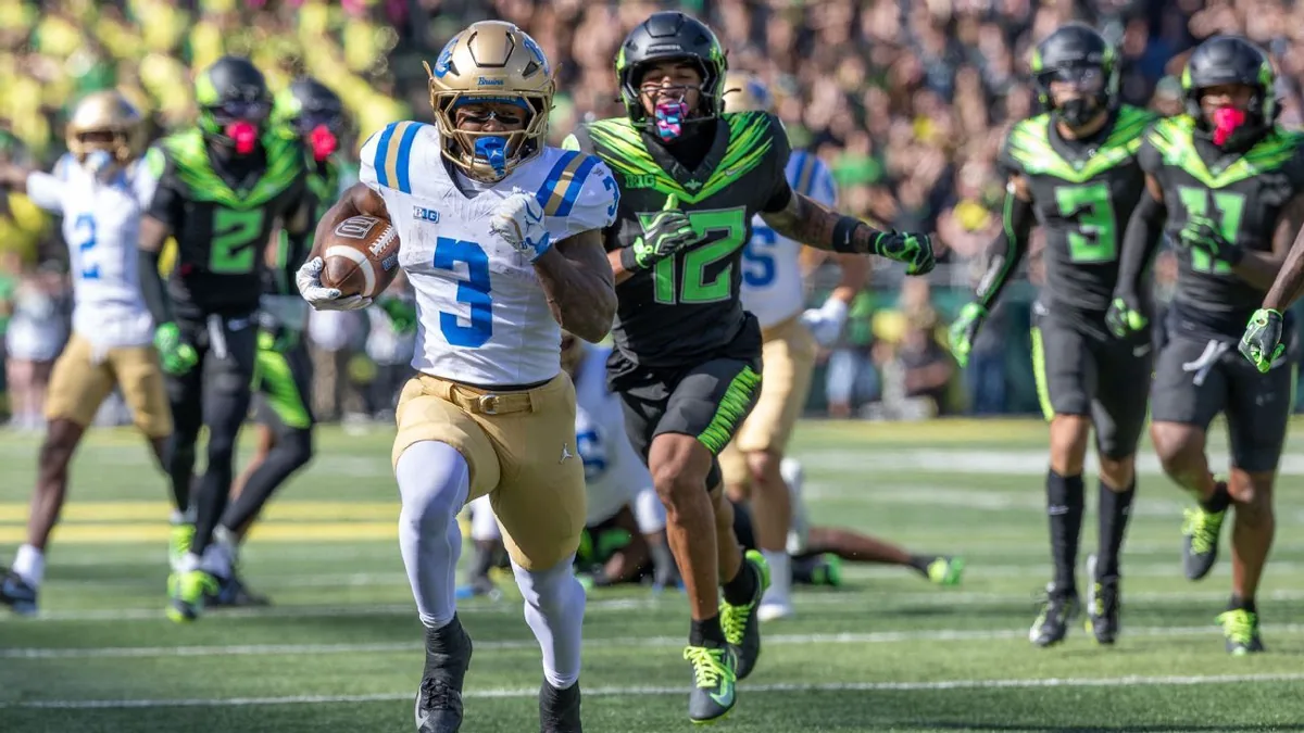 UCLA Beats Oregon, Stays Perfect