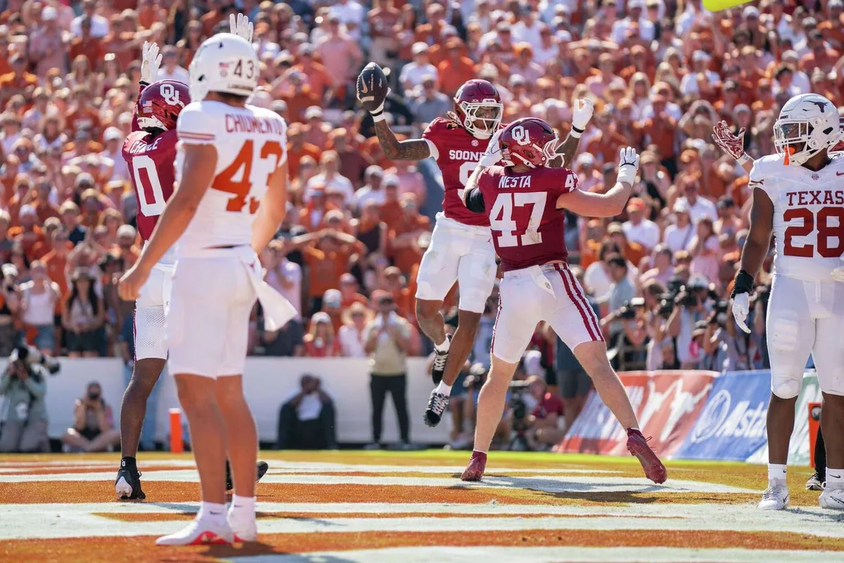 Oklahoma beats Texas in final seconds