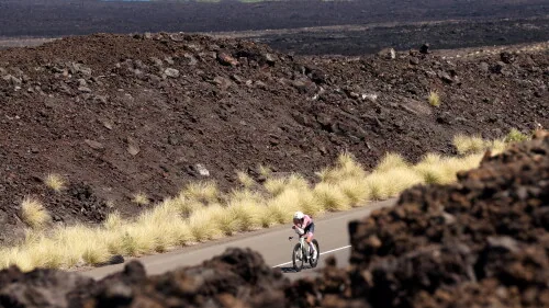 Knibb claims Ironman Kona title with late pass
