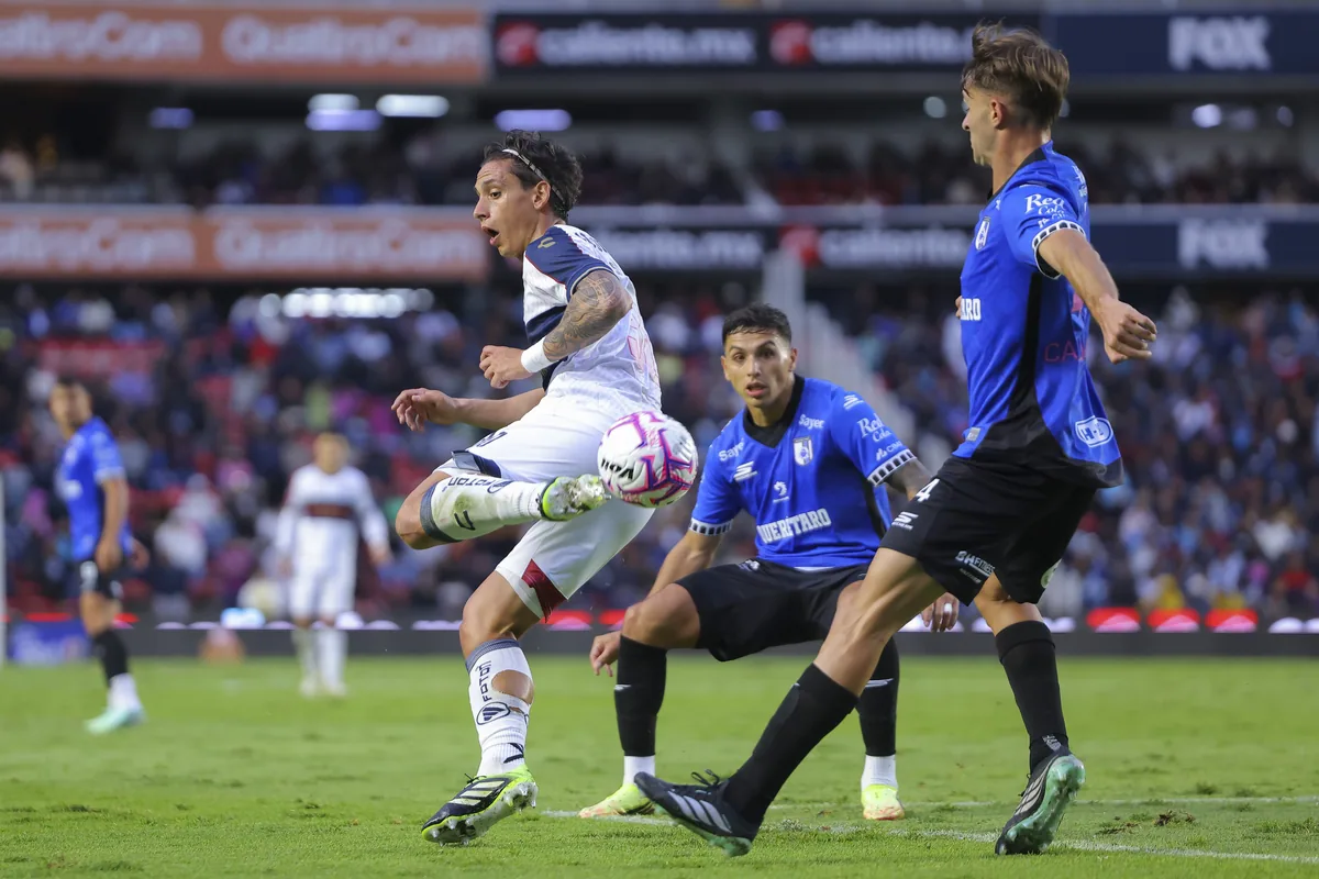 Querétaro beats Atlante, climbs league table