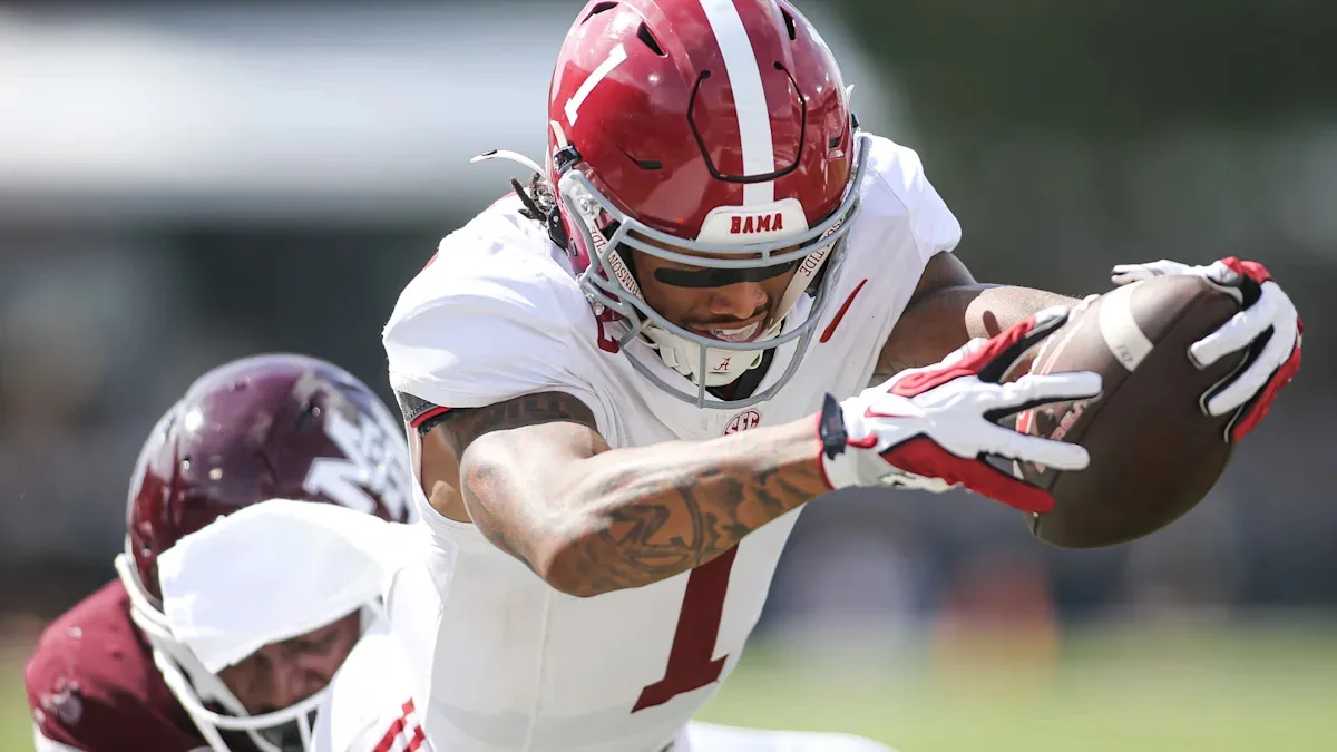 Alabama WR exits game with leg injury