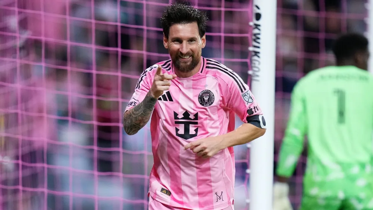 messi scores twice in inter miami's 4-0 win over dc united