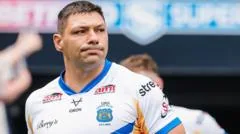 Leeds Rhinos' Hall Ends Career