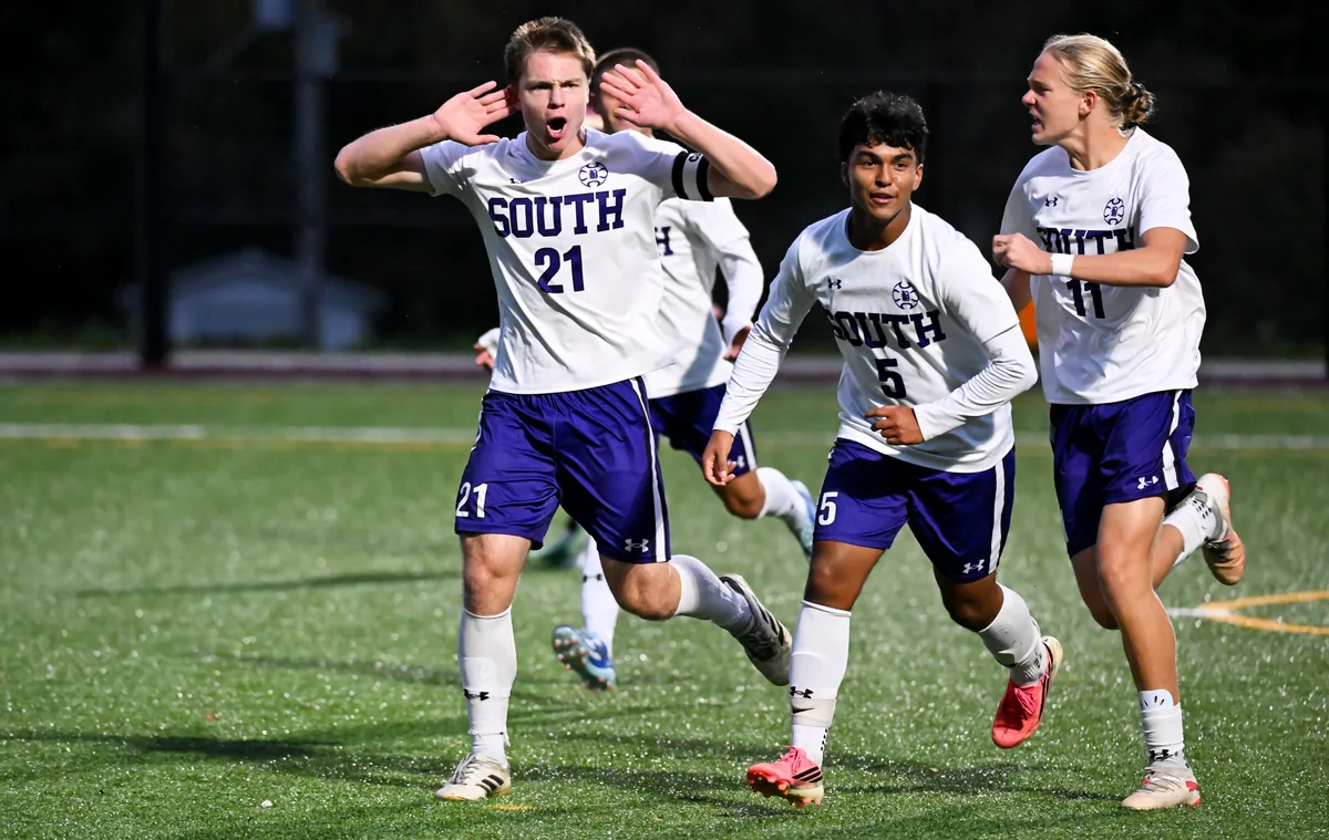 Bloomington South boys soccer wins sectional title
