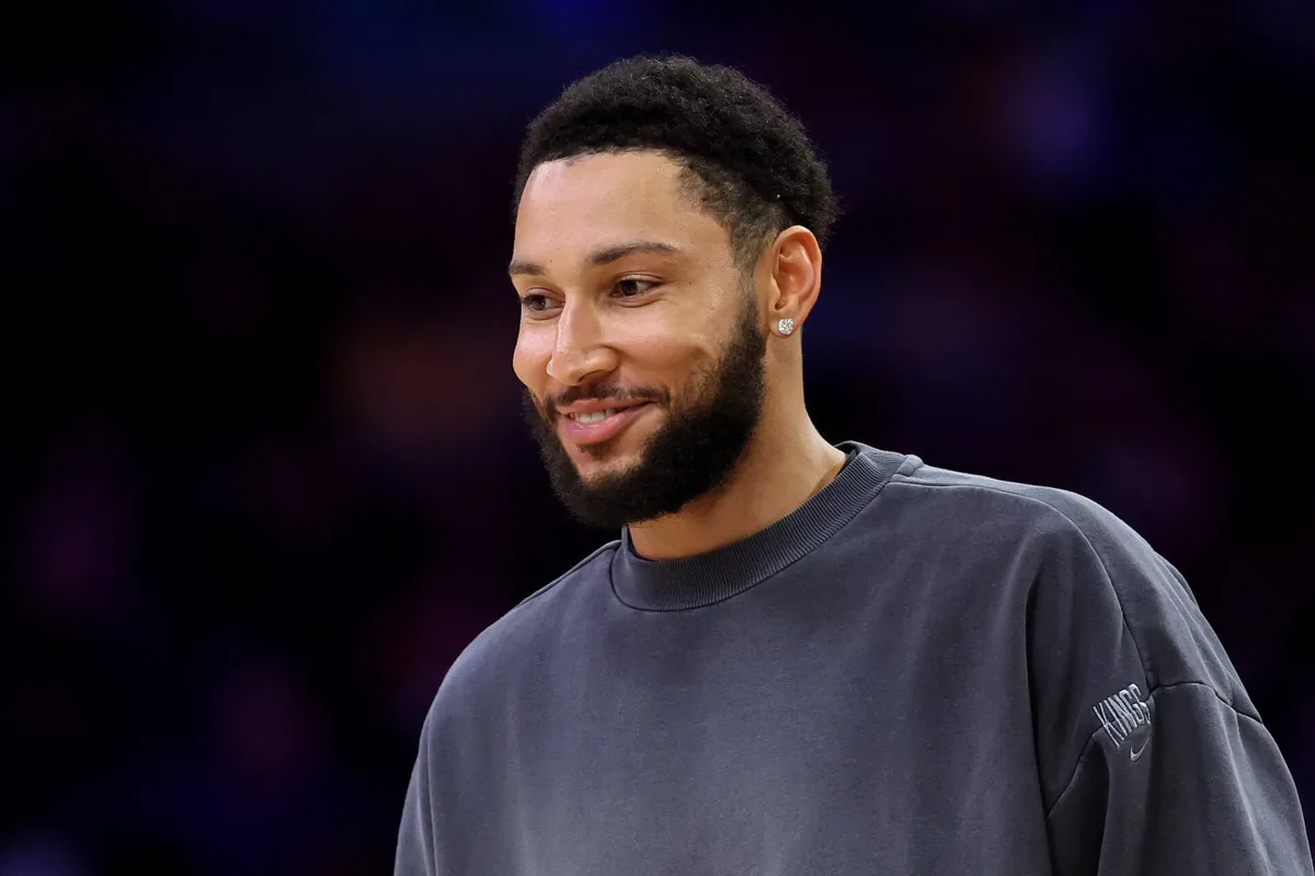 Simmons makes preseason debut for Kings