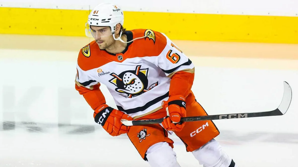 Ducks' Gauthier exits game with injury