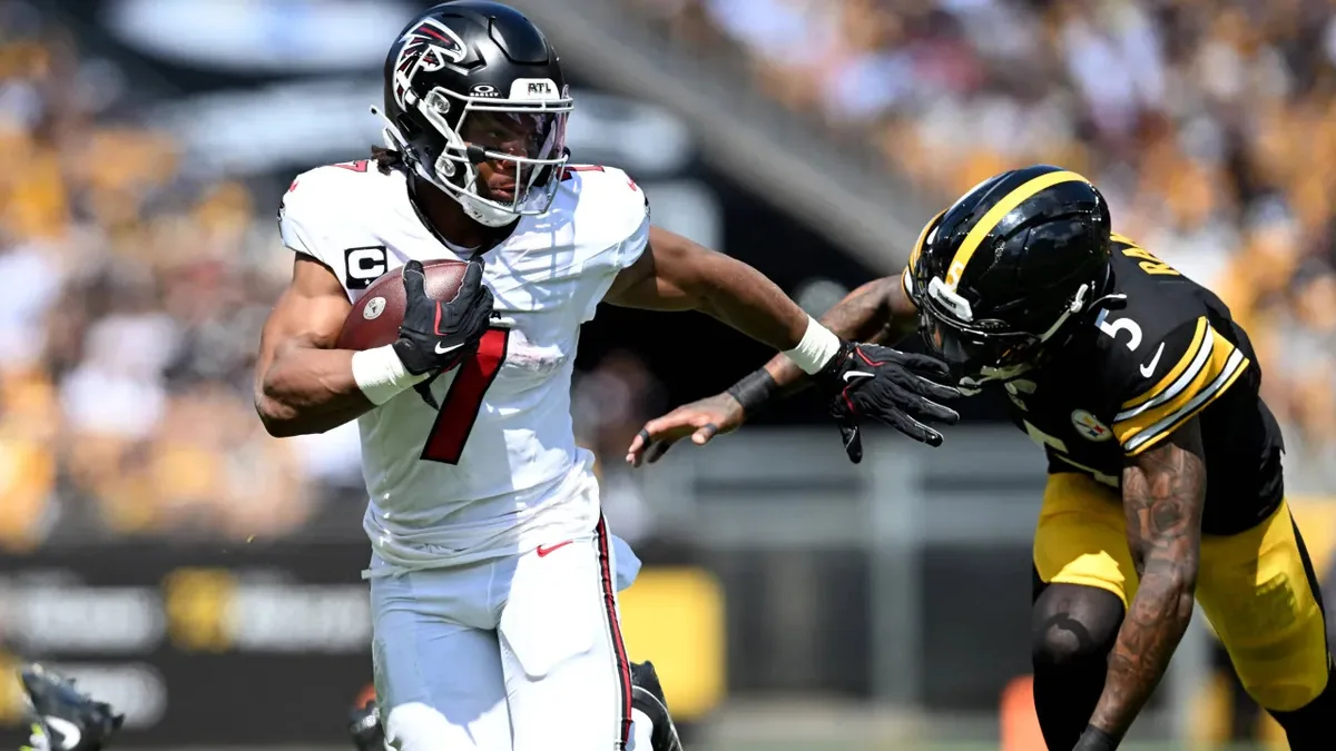 Falcons RB duo's family ties cause confusion