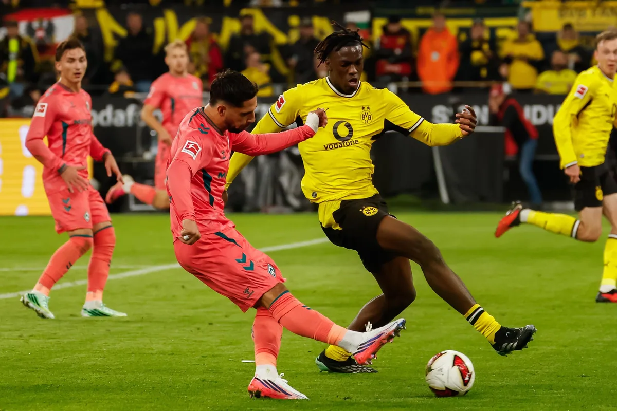 BVB Tie Werder Bremen 2-2 After Leading 2-0