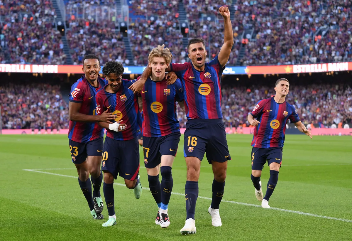 barcelona links with young midfielder