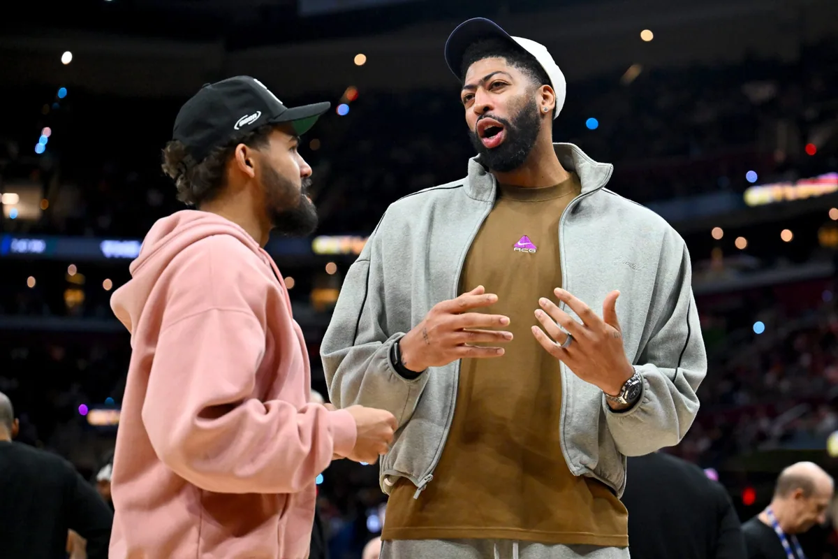 Davis and Young exchange words in Wizards preseason game
