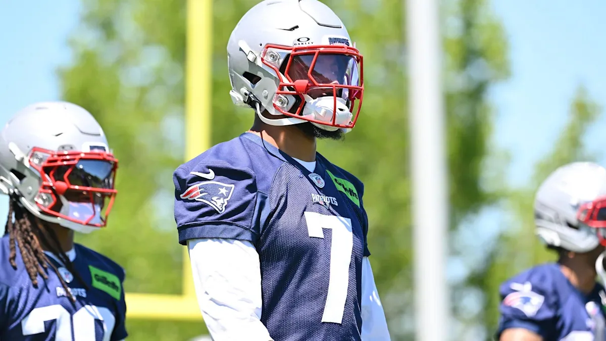 patriots lose davis iii for raiders game