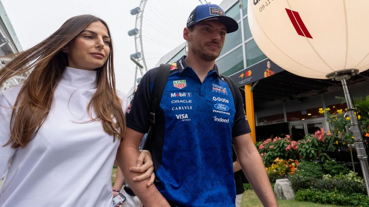 Verstappen takes Singapore GP pole