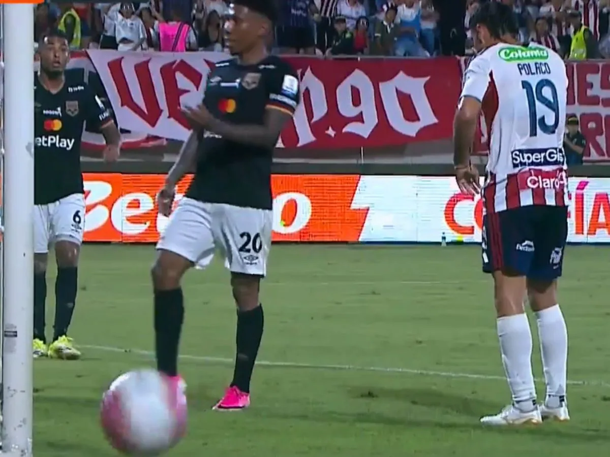 Striker misses open goal in Colombian draw