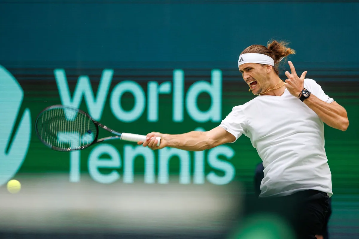 Zverev Advances Past Wu In Shanghai Masters