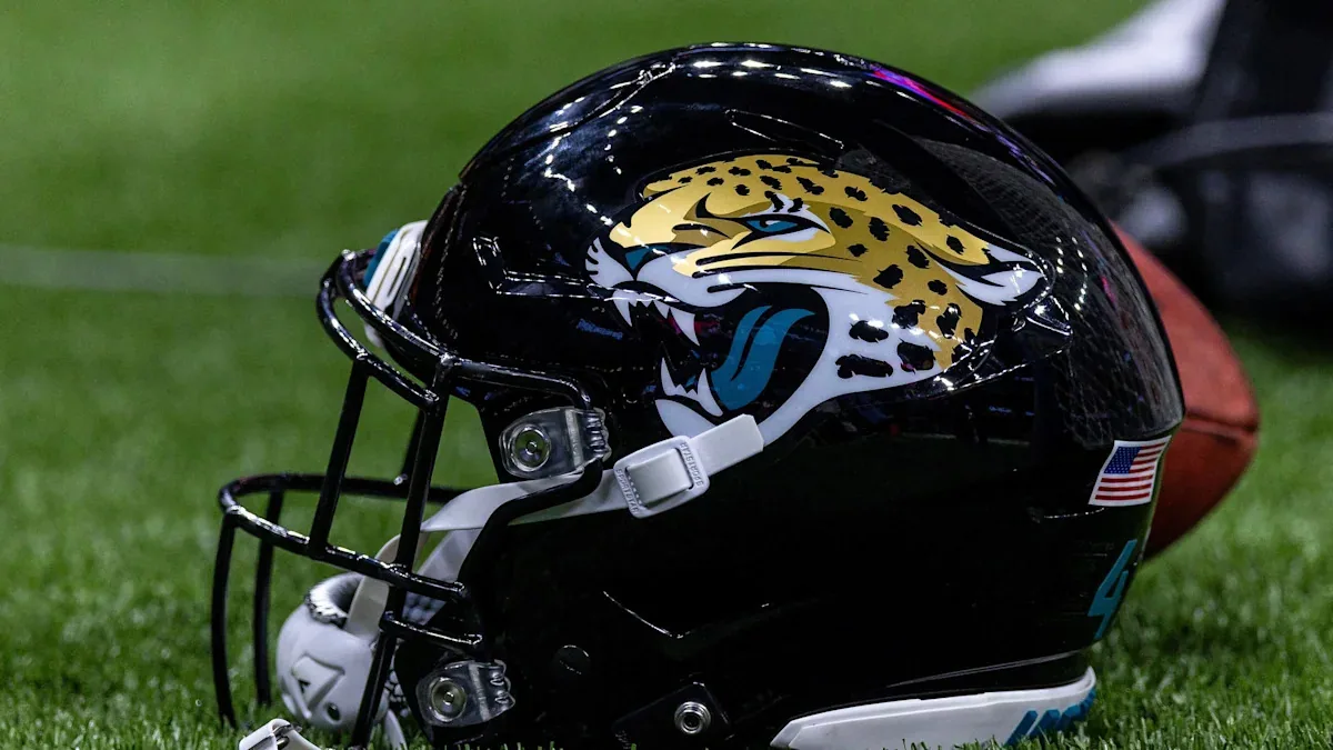 Jaguars seek backup long-snapper with Matiscik out