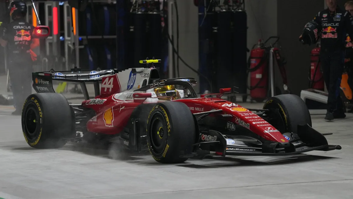Hamilton regrets Singapore strategy call