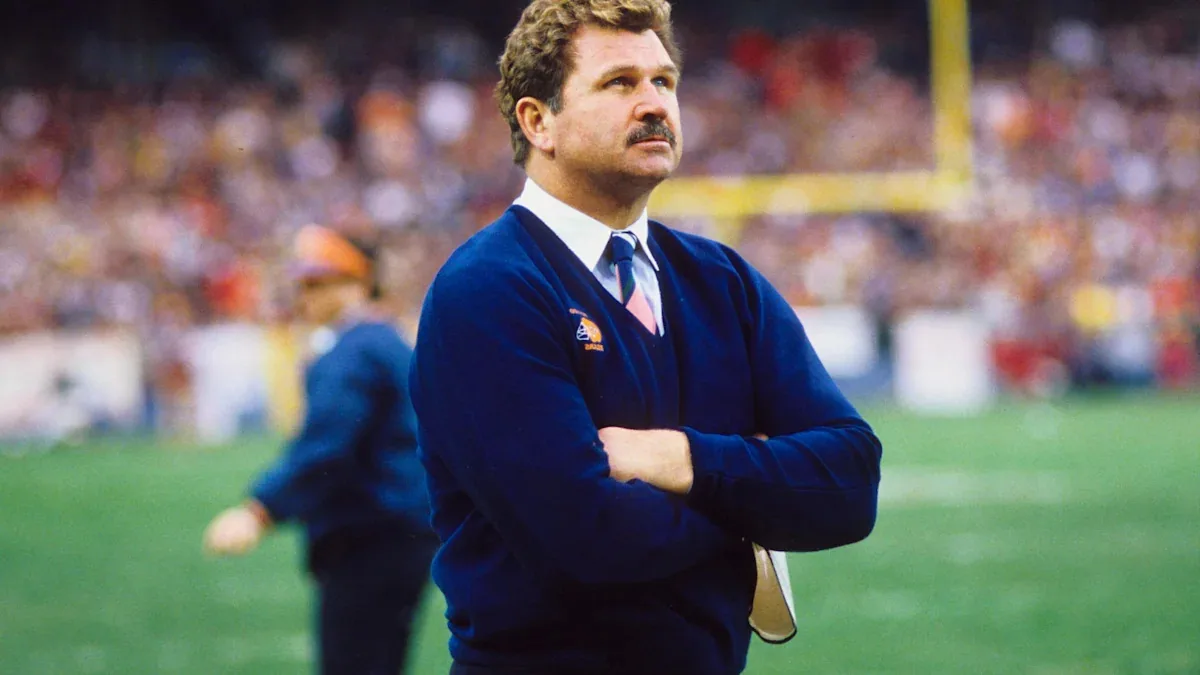 Packers honor late Bears coach Mike Ditka