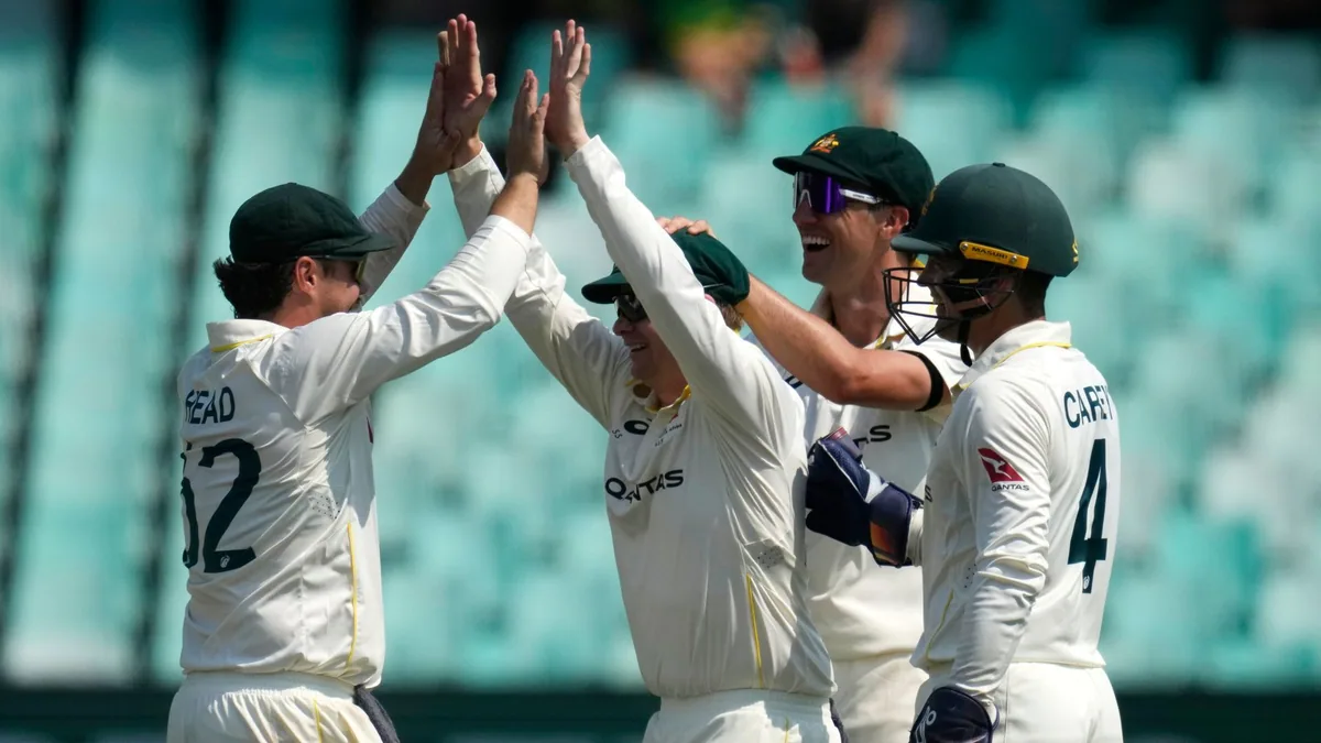 Australia leads South Africa by 139 after day three