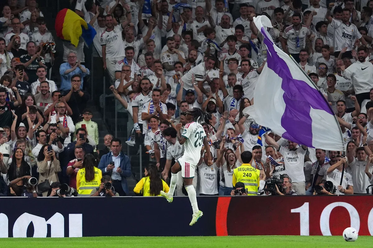 Real Madrid players congratulate Yan Diomandé on debut goal