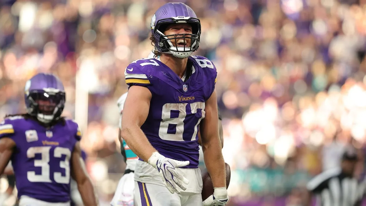 Vikings Tight End Concussed Early in Game