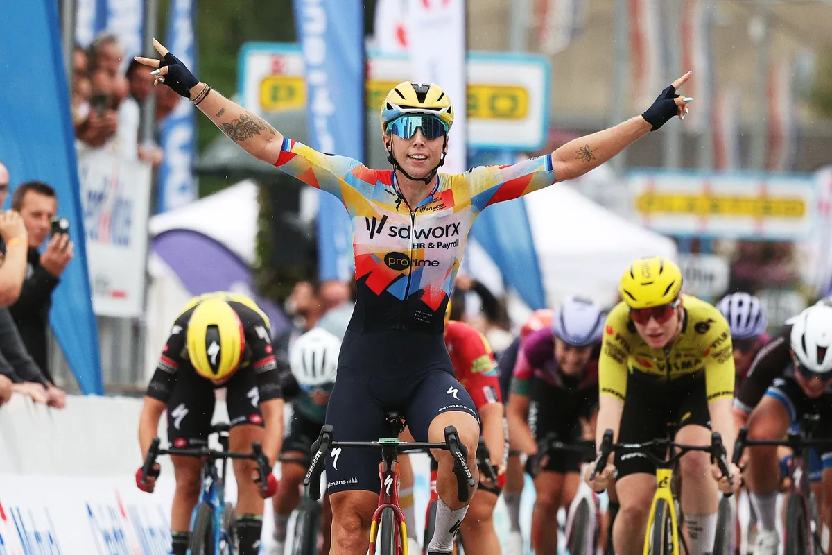 Lorena Wiebes wins stage 1 of Tour of Chongming Island