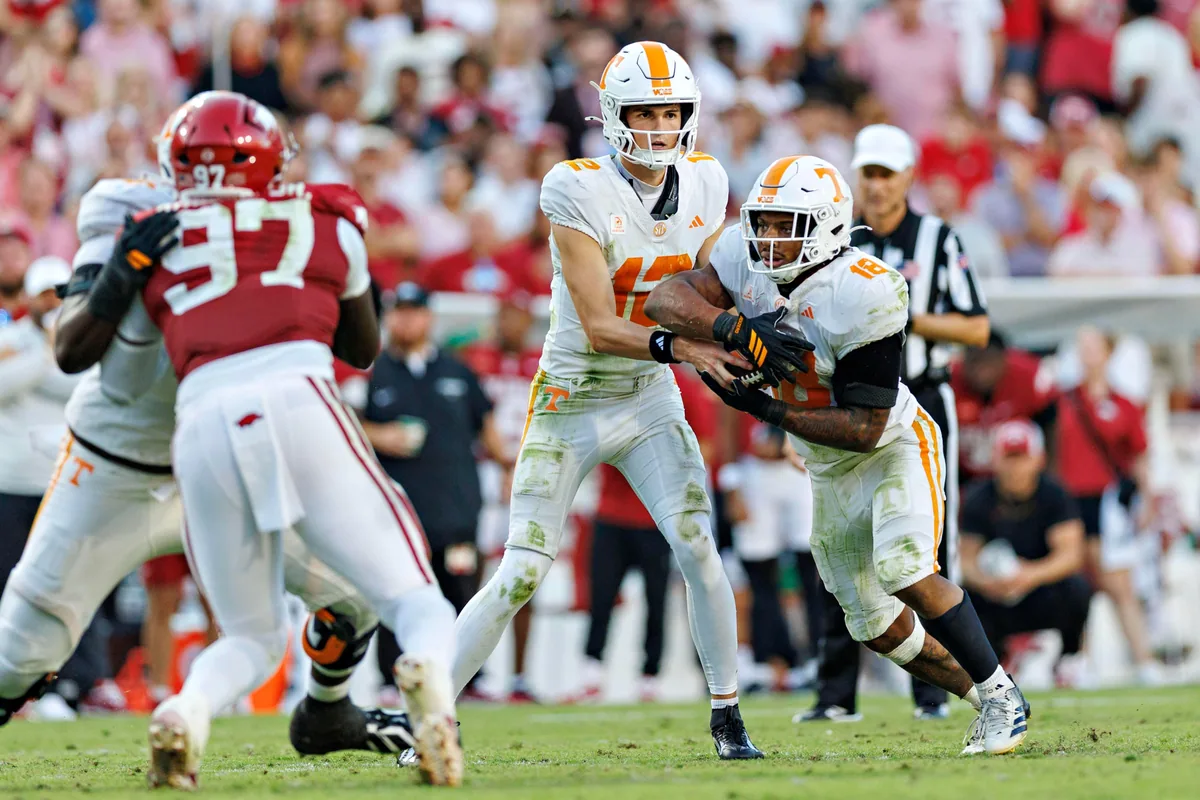 Tennessee climbs AP Poll after Arkansas win