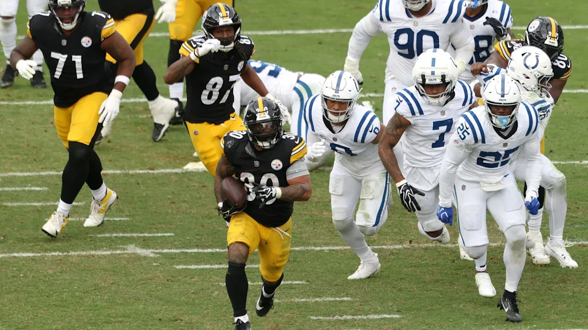 Rodgers dominates Colts with three key matchups