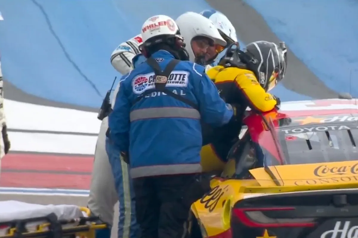 Wallace and Bowman crash in Charlotte Cup race