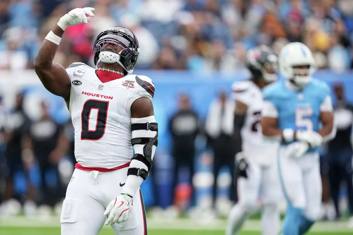 Texans secure first win, acquire wideout in trade