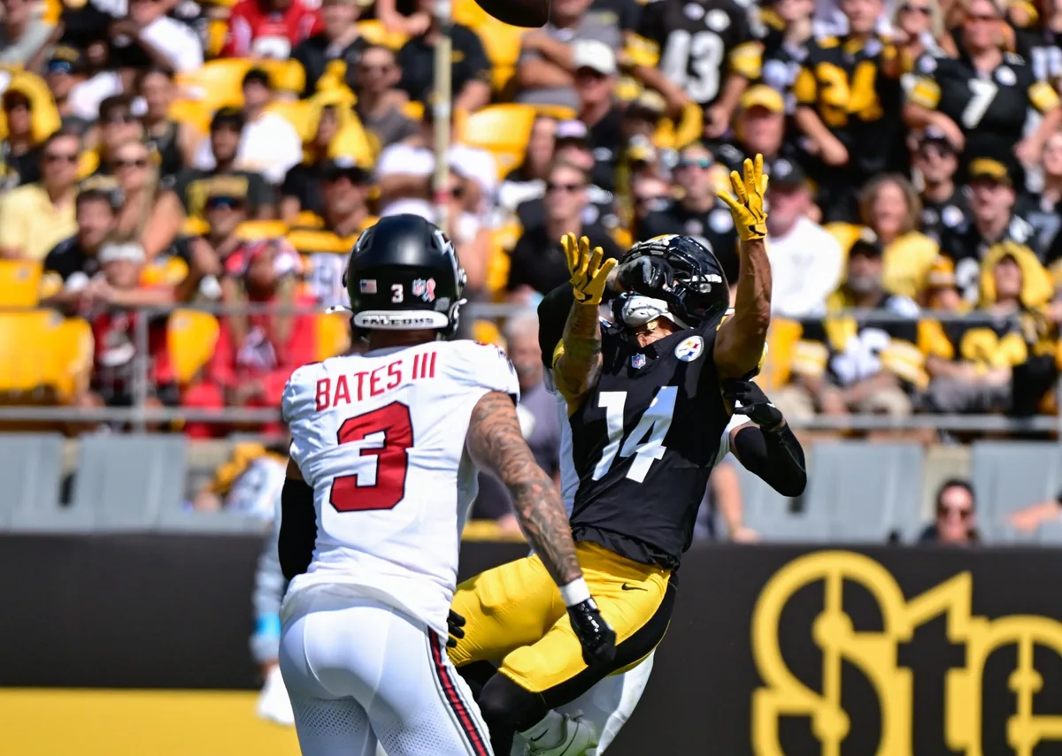 Steelers Lose Two Receivers to Injuries in Win