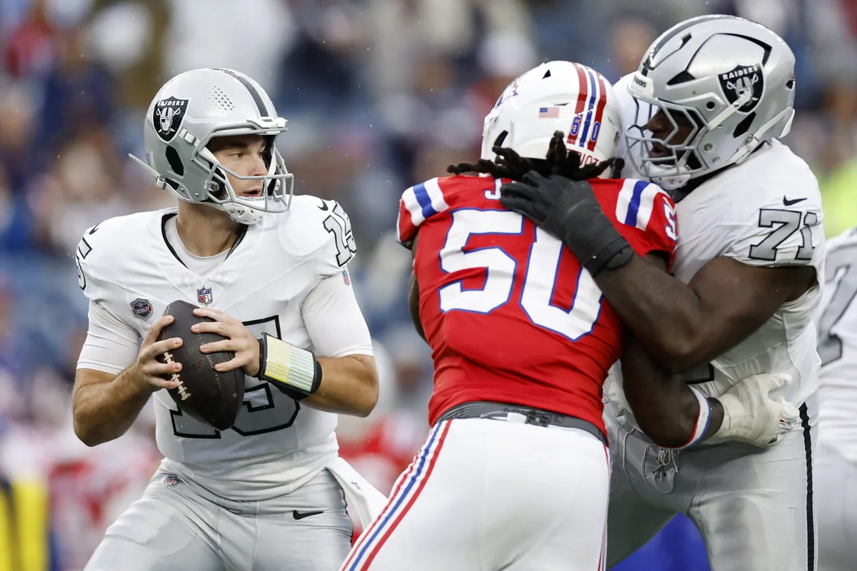Raiders QB gets NFL action in Patriots loss