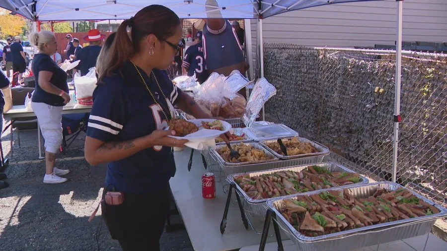 Bears Honor Veterans at Tailgate Before Packers Game