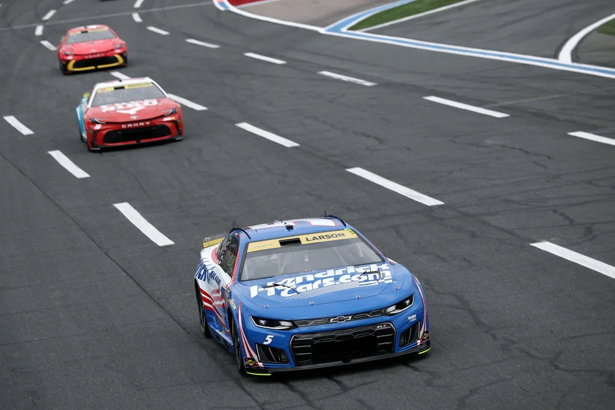 Larson extends Cup lead with four races left