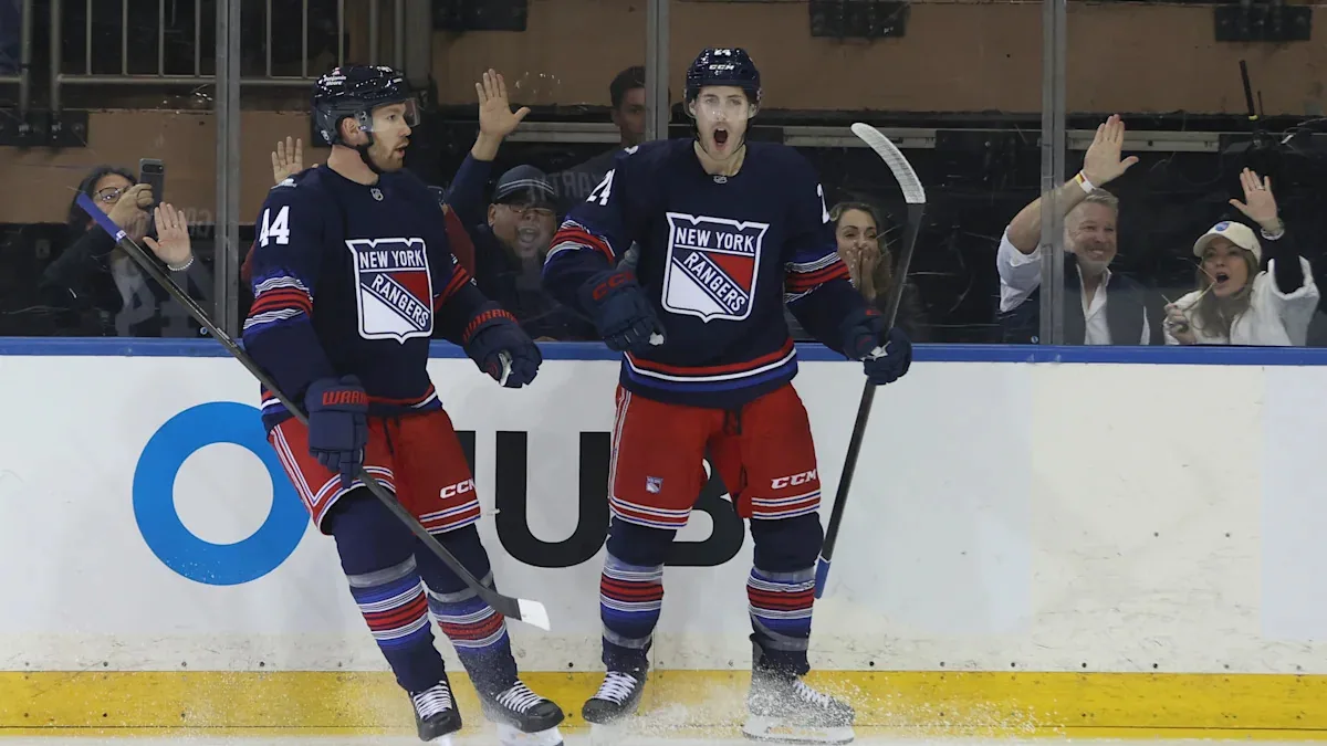 Rangers Beat Canucks 6-2 After Shesterkin Injury