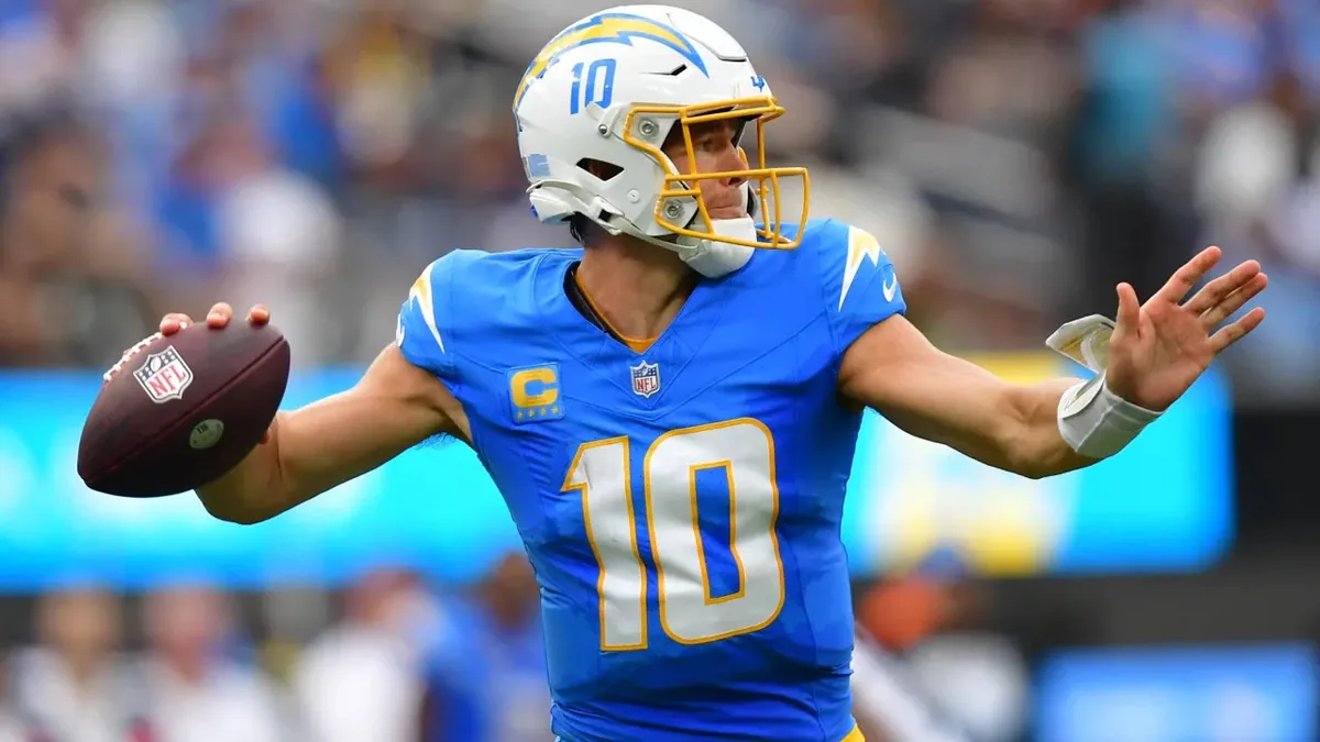 Chargers to keep Herbert despite turnover issues