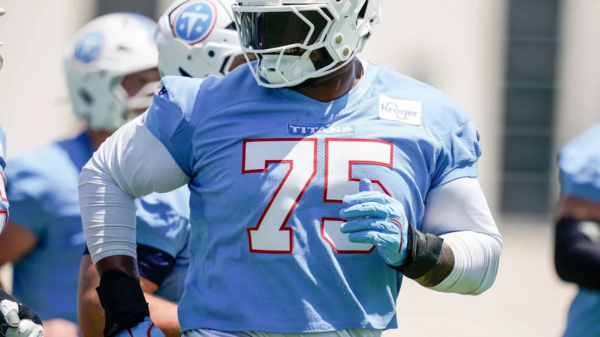 Titans' left tackle struggles in loss