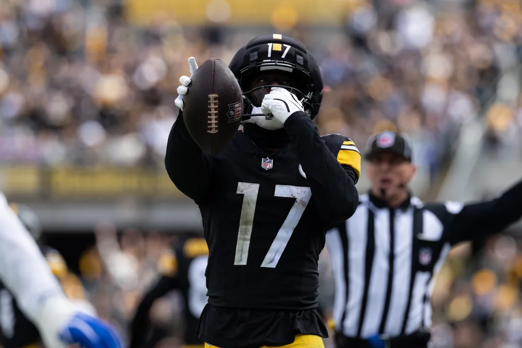 Steelers rely on four wideouts in win over Colts