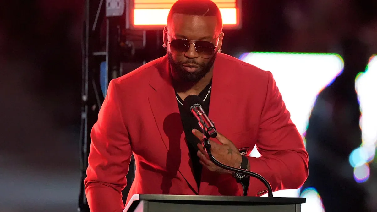Falcons honor sack leader in ring of honor ceremony