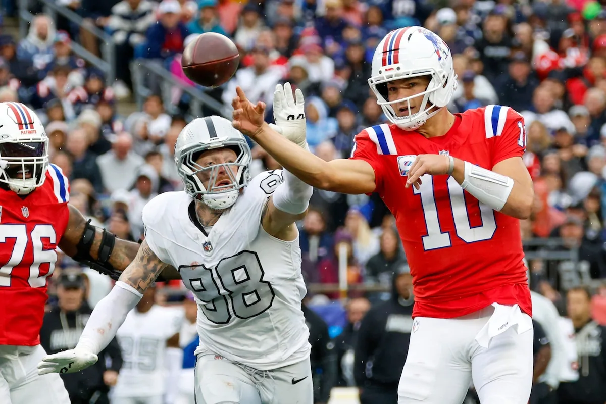patriots dominate raiders in blowout win