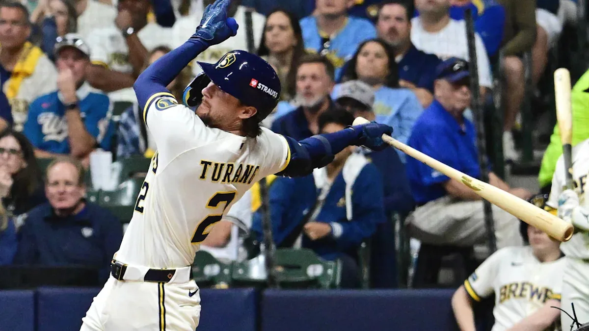 Brewers edge Dodgers in NLCS opener