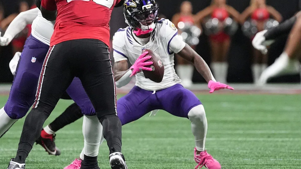 Flowers gains 53 yards on eight catches