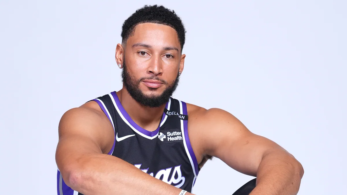 Simmons debuts for Kings in preseason game