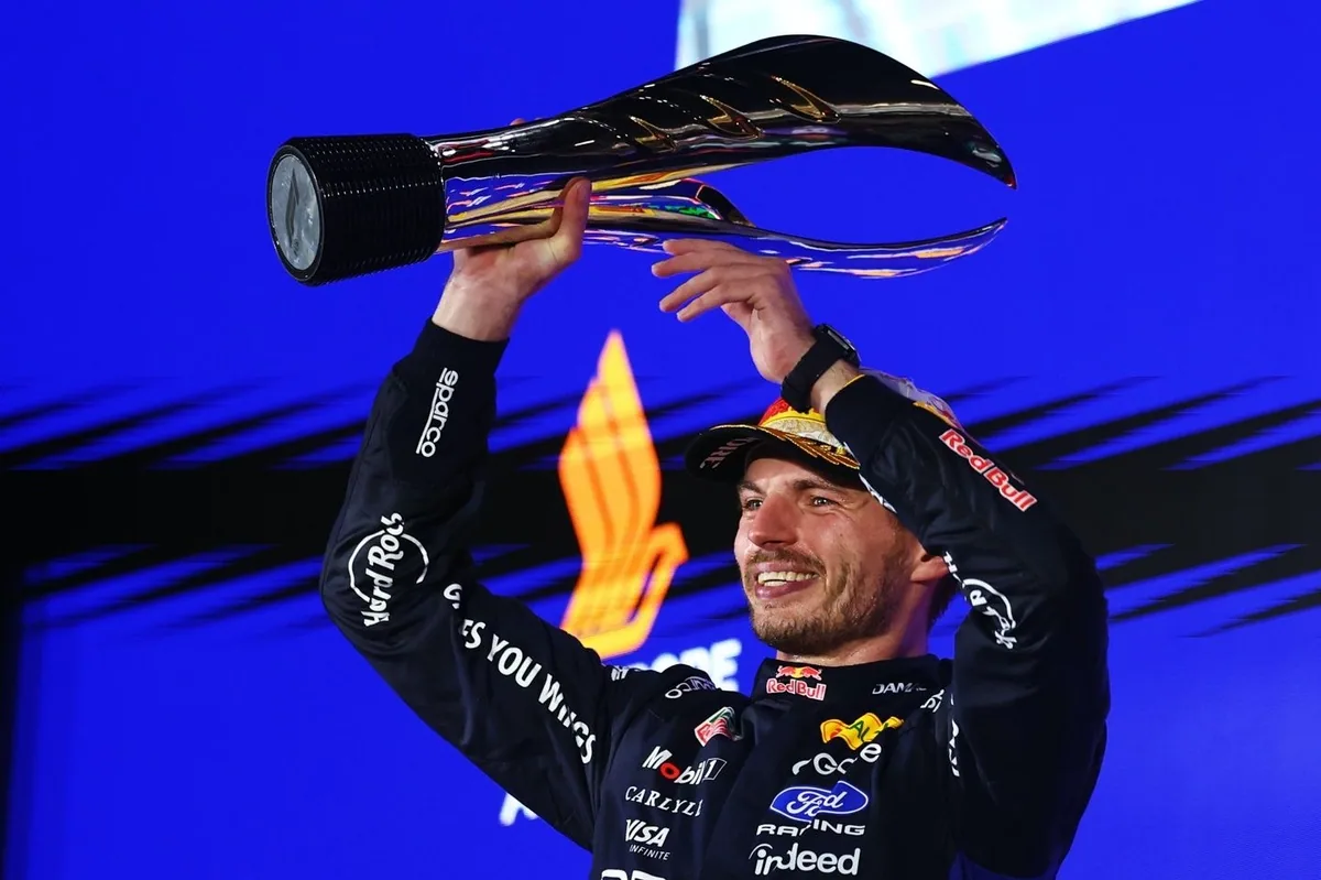 Verstappen wins again as Antonelli leads early