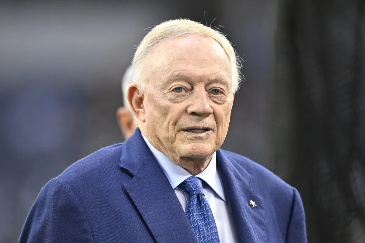 Cowboys Owner Avoids Play-Calling Change Question