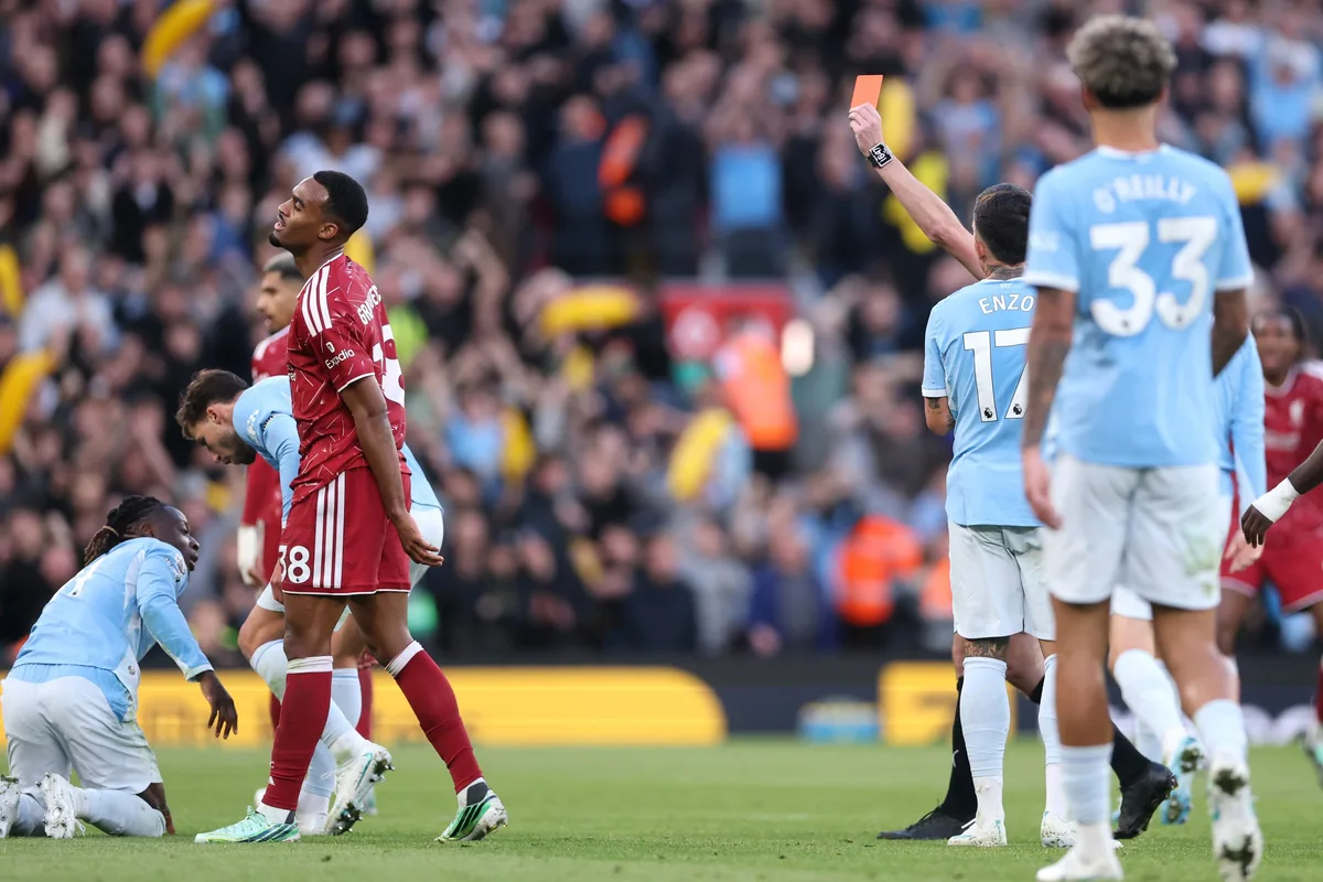 Rooney criticises Gravenberch's red card in Liverpool loss