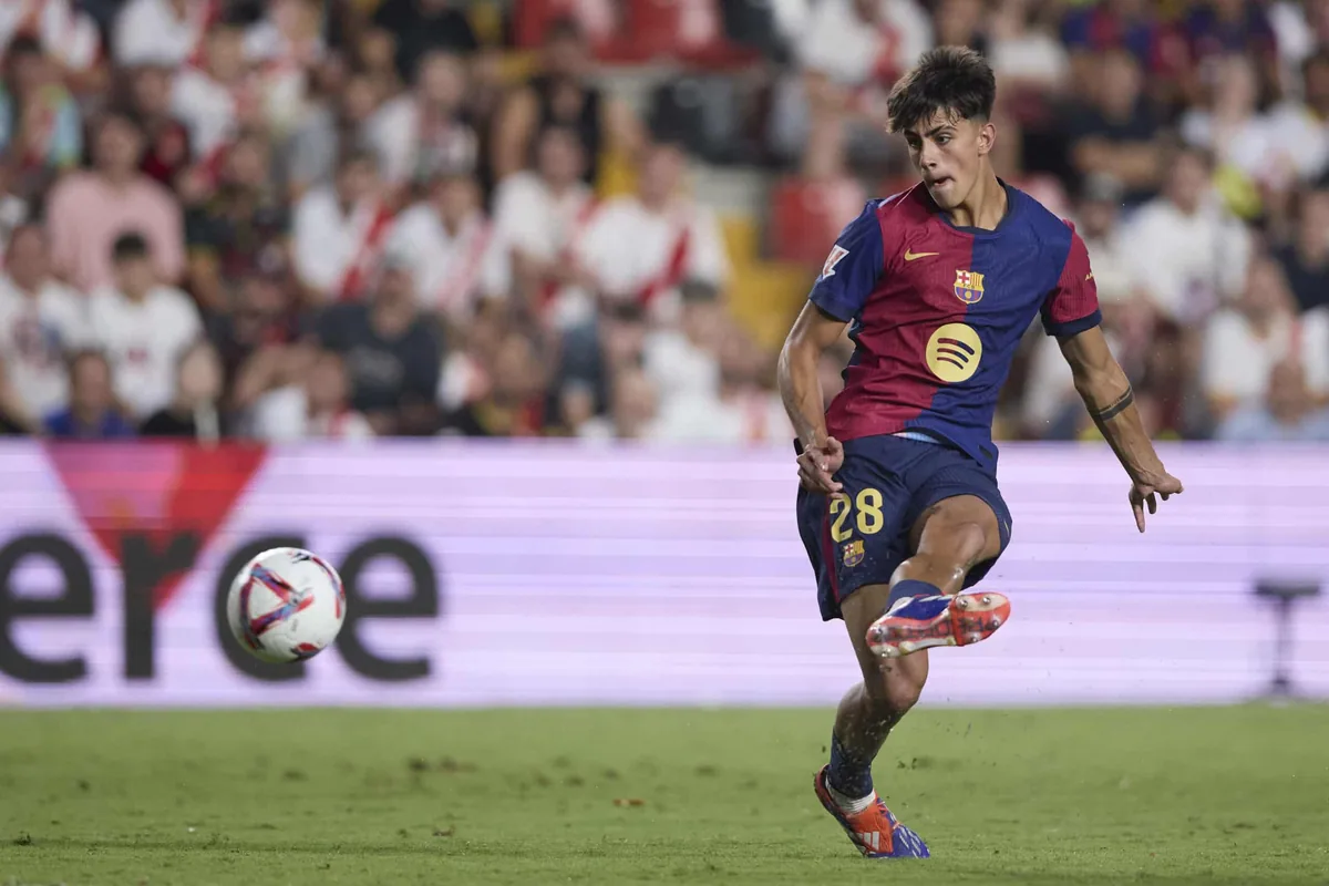 Liverpool eye 2027 move for Barcelona midfielder
