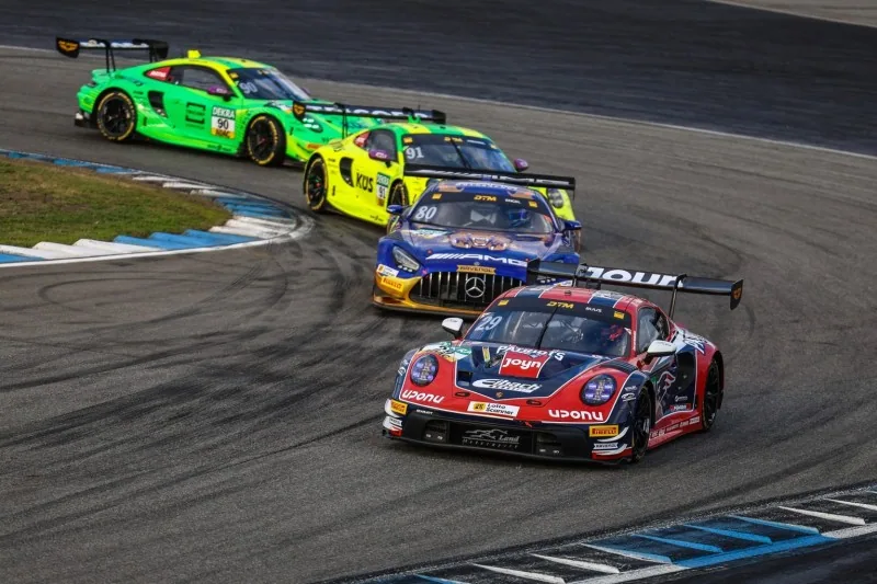 Engel finishes DTM race but misses title